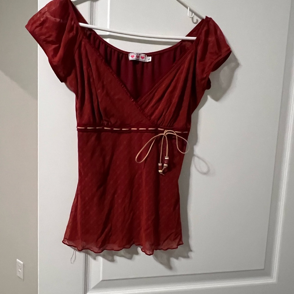 Red shirts - Picture 2 of 4
